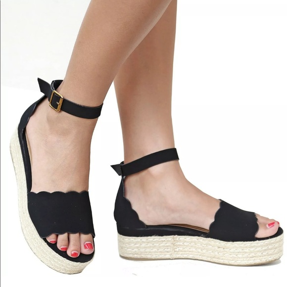 BAMBOO Shoes - Bamboo black scallop platform espadrille
